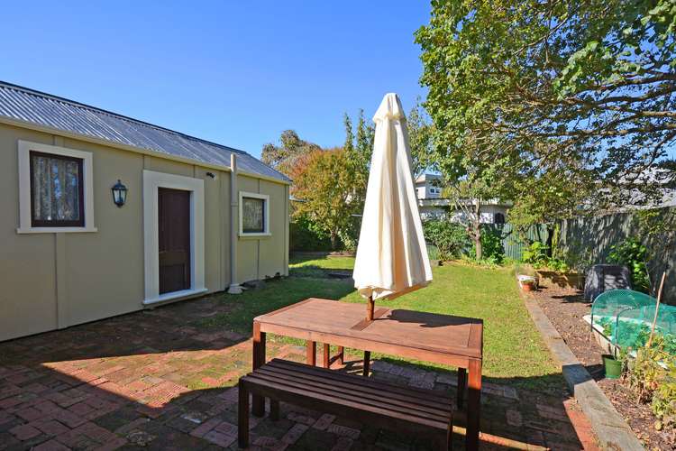 20 Riddlers Crescent Petone_17