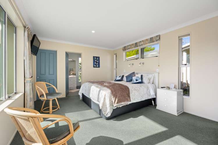 4 Marchwood Grove Richmond_12