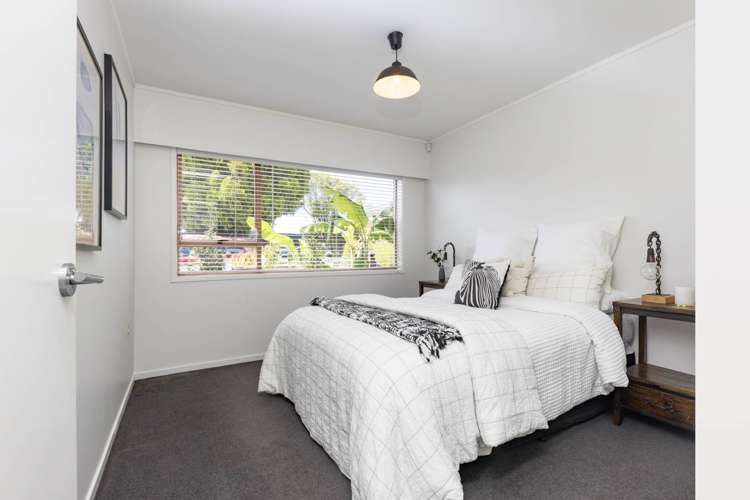 64 West Coast Road Glen Eden_14