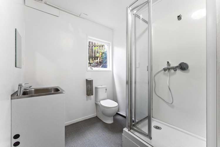137 Albany Hwy Unsworth Heights_18