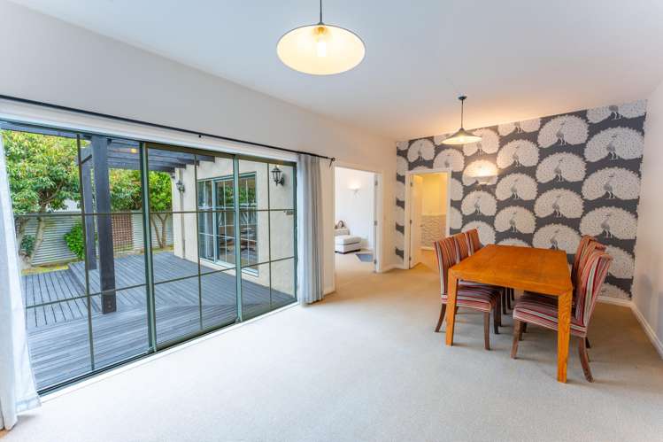 157 Pages Road Marchwiel_6