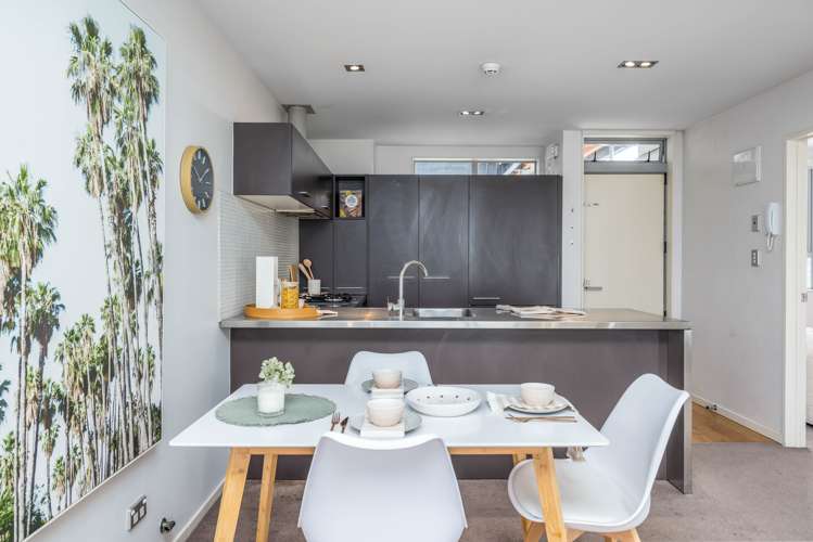 5p/435 New North Road Kingsland_7