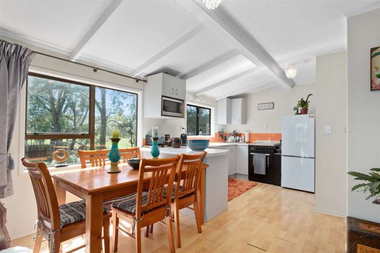 2162 State Highway 16 Helensville_11