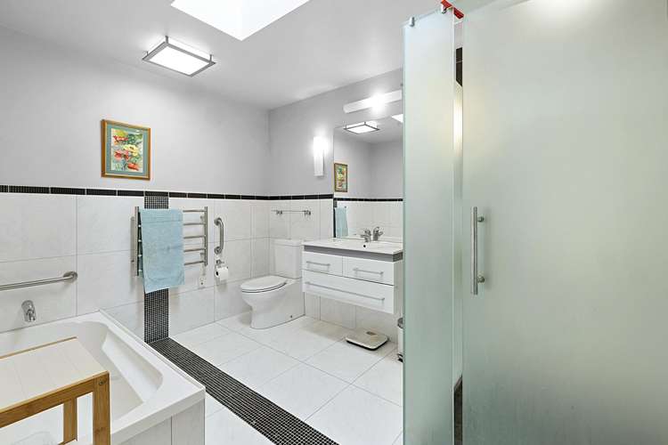 13 John Guthrie Place Merrilands_10