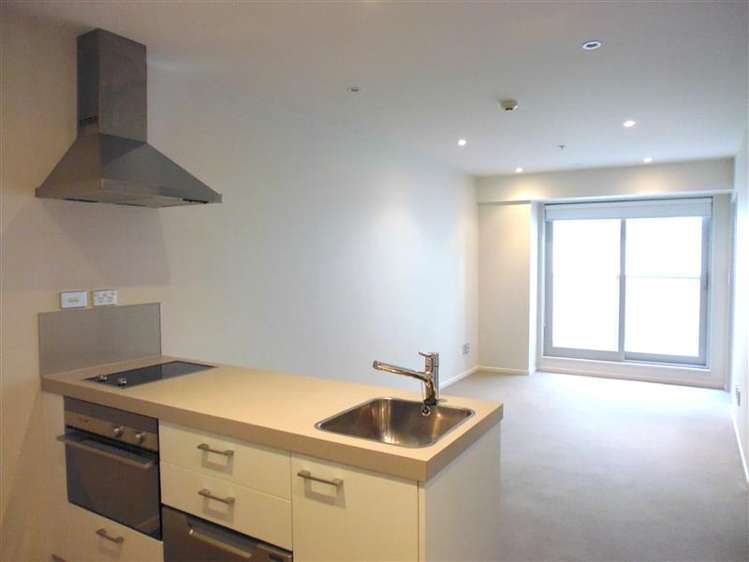 1317/72-82 Taranaki Street 2185_1