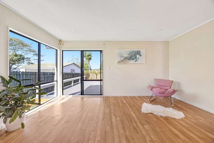 23 Gosford Drive Botany Downs_12