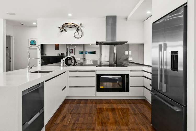 192 Harper Road Waimarama_5