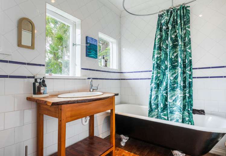 8 Tainui Road Titirangi_10