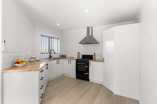 Renovated Hidden Gem - Walk to the Beach!