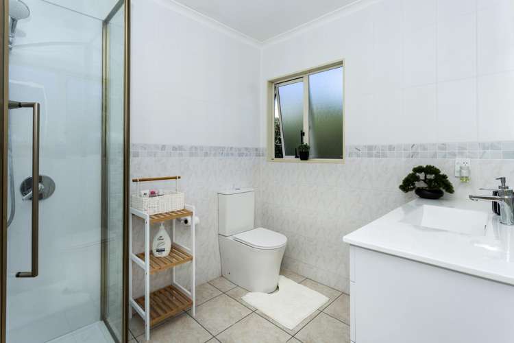 21 Crimson Park Oteha_14