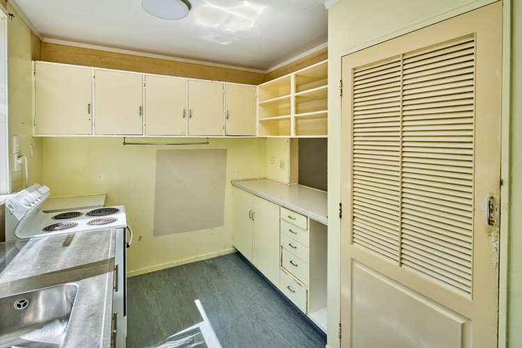 2/3 Bouverie Street Petone_6