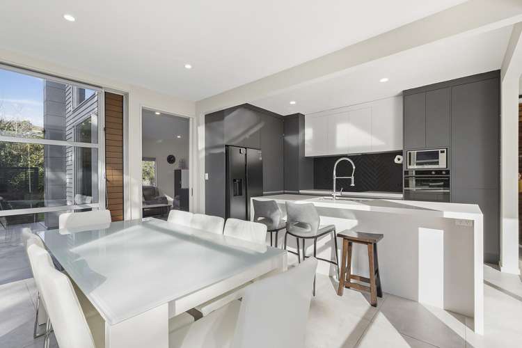 7 Pikitanga Close Tawa_16