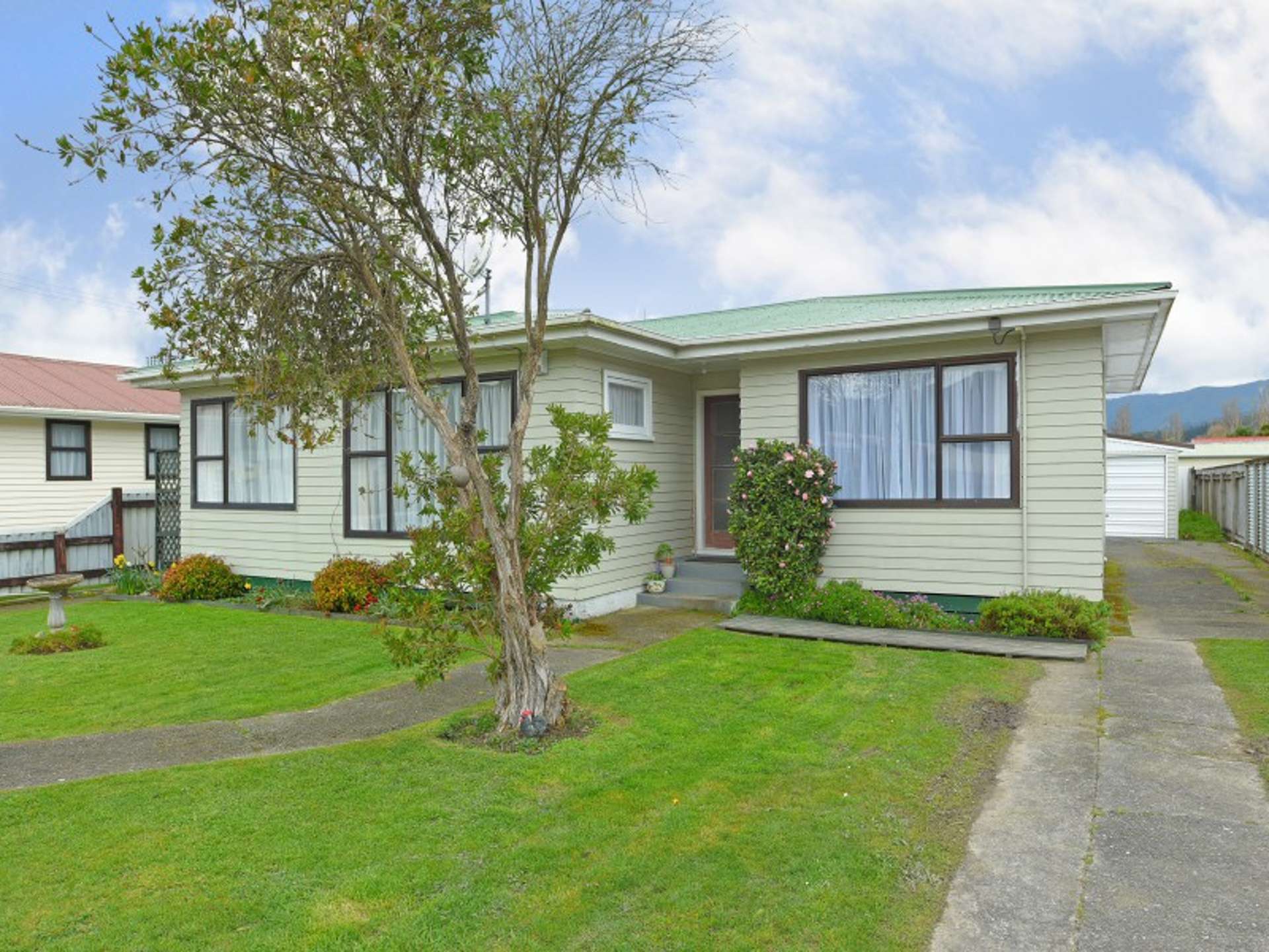 10 Parkway Wainuiomata_0