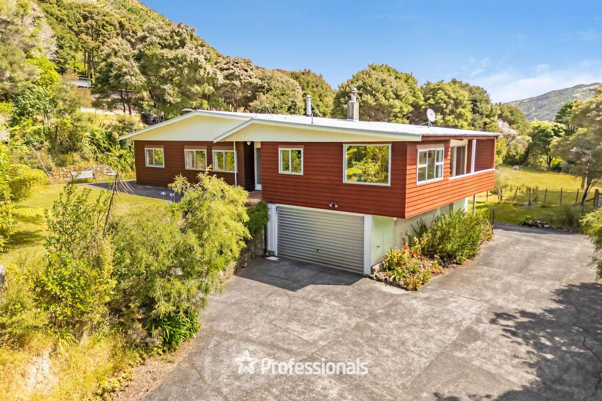 1119 Coast Road Wainuiomata Coast_0