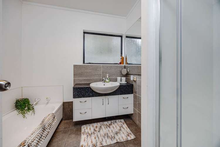 11 Peguero Place Totara Heights_11