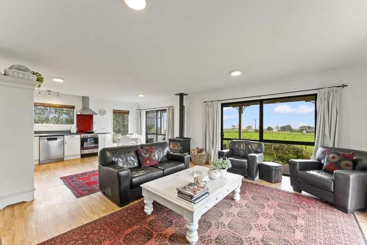 177 Koru Road Omata_13