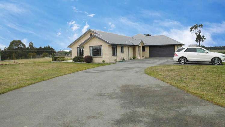 777 Halkett Road West Melton_16