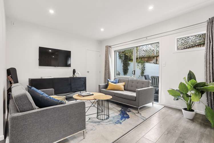 217 Glengarry Road Glen Eden_13