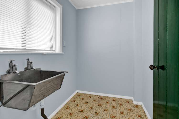 15 Wrantage Street Westown_13