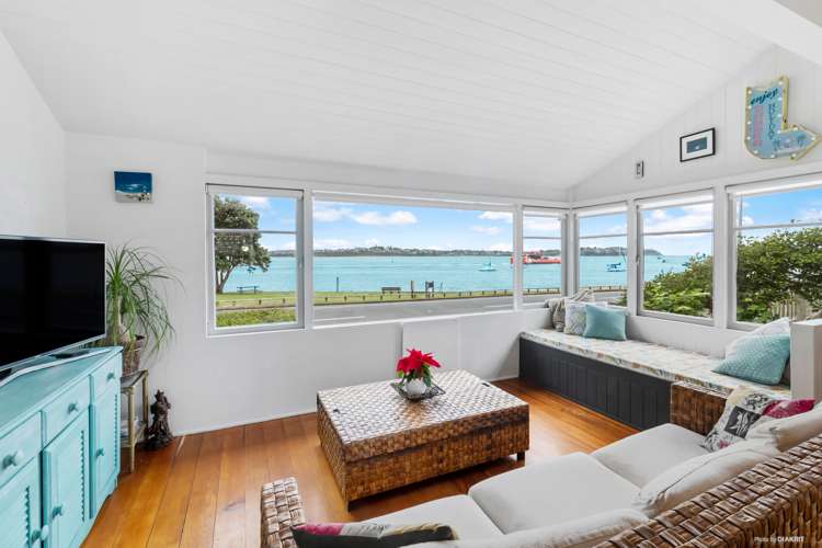 56 The Parade Bucklands Beach_12