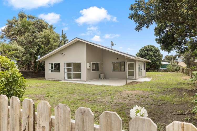 1 Cordyline Road Port Waikato_27