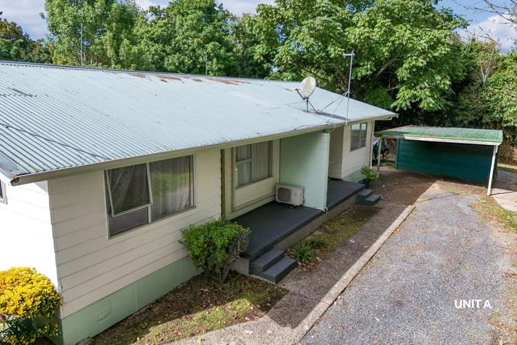 22A & B Barrie Crescent_1