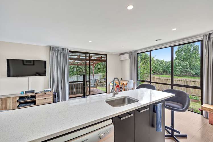 2/11 Leonard Road Mount Wellington_5