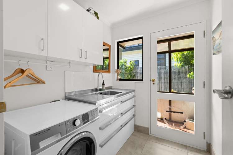 54A Menin Road Onekawa_18