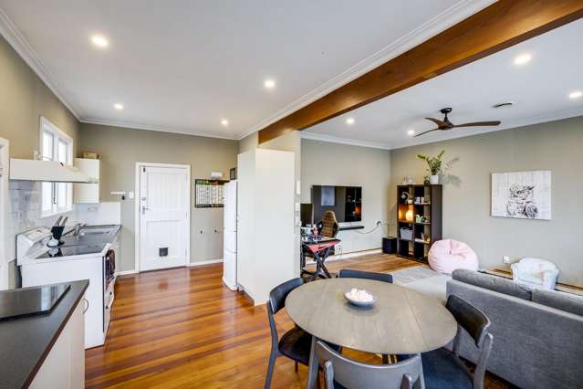 818 Oliphant Road Raureka_4