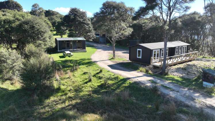 1550 Glenora Road Akitio_45