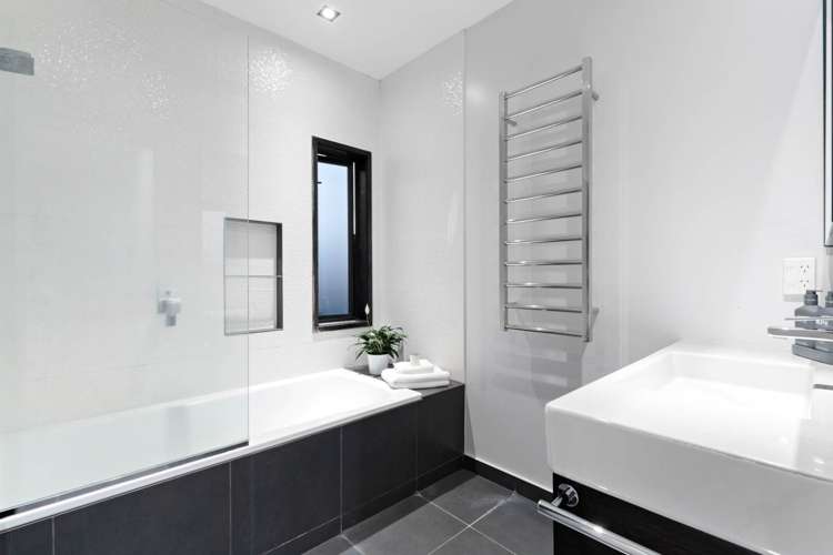 81b Empire Road Epsom_17