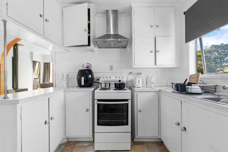 64 Sunlands Drive Manurewa_30