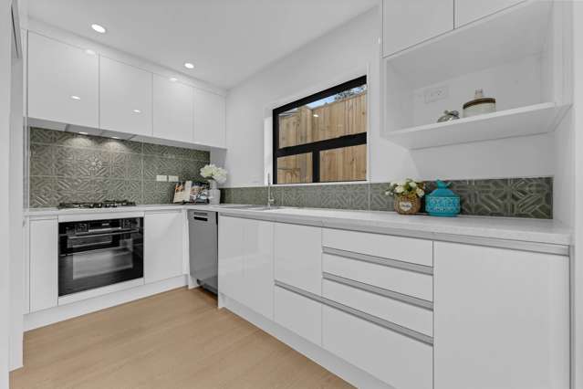 1/163 Bradbury road Botany Downs_4