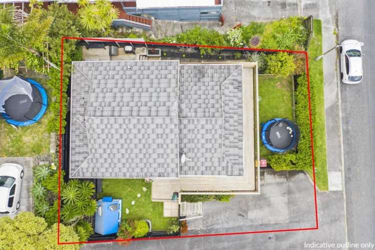1/111 Spinella Drive Bayview_21