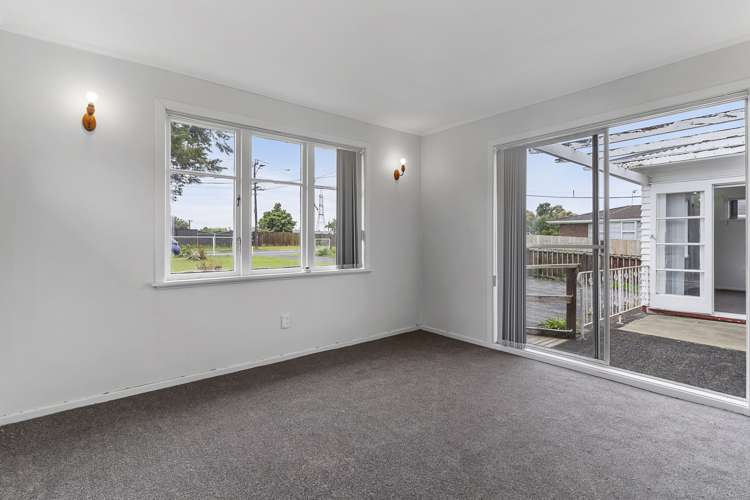 47 Royal View Road Te Atatu South_3