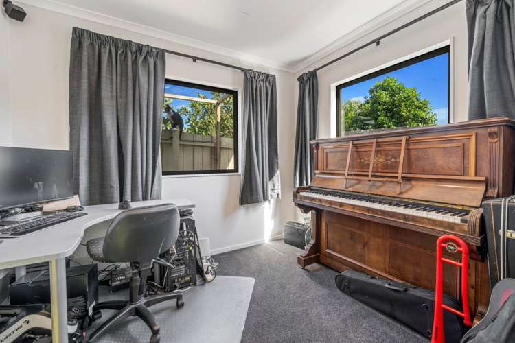 66 Saint Annes Crescent Wattle Downs_26