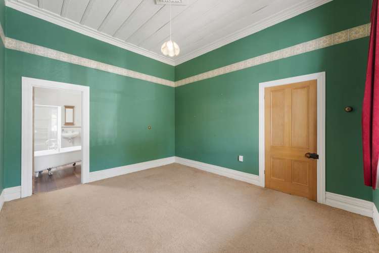 17 Seccombes Road Epsom_13