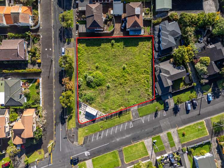 42 and 44 Atkin Avenue_5