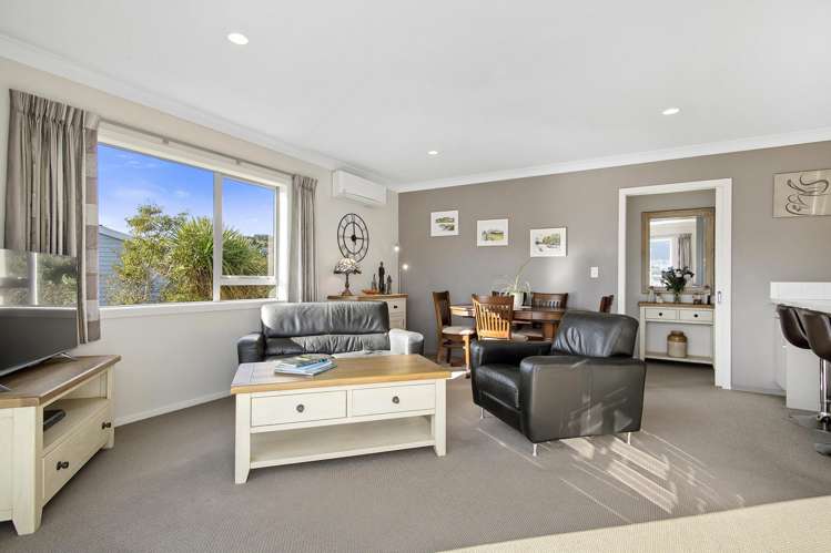 22a Bartlett Grove Tawa_4