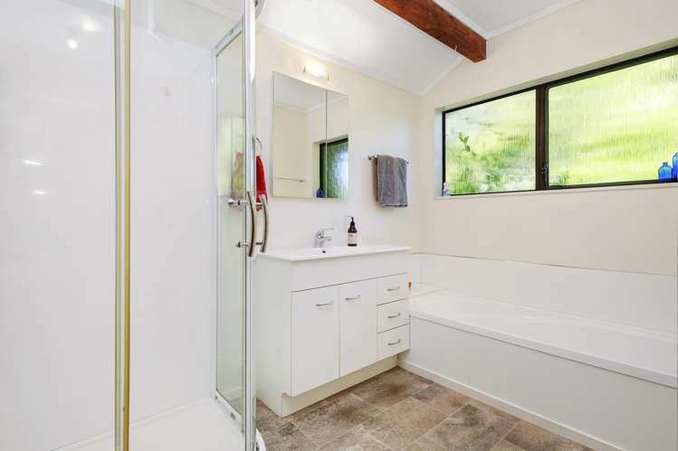 40 Woodman Drive Tawa_13