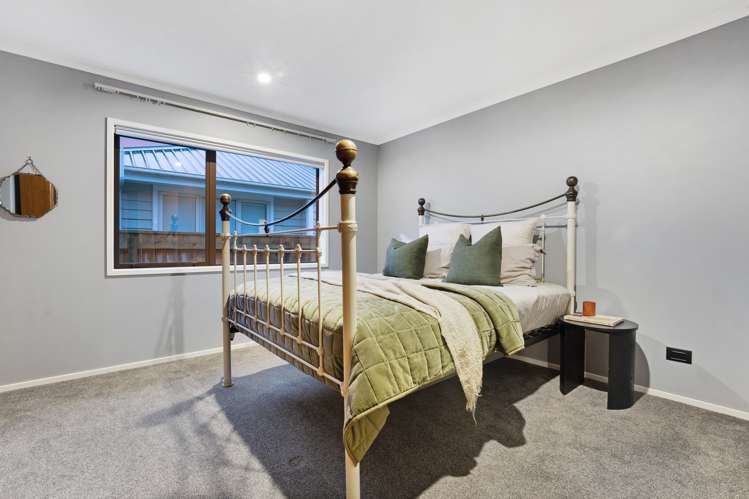 9 Grove Way Riverhead_12