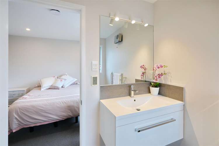 20 Robert Duncan Road Belfast_11