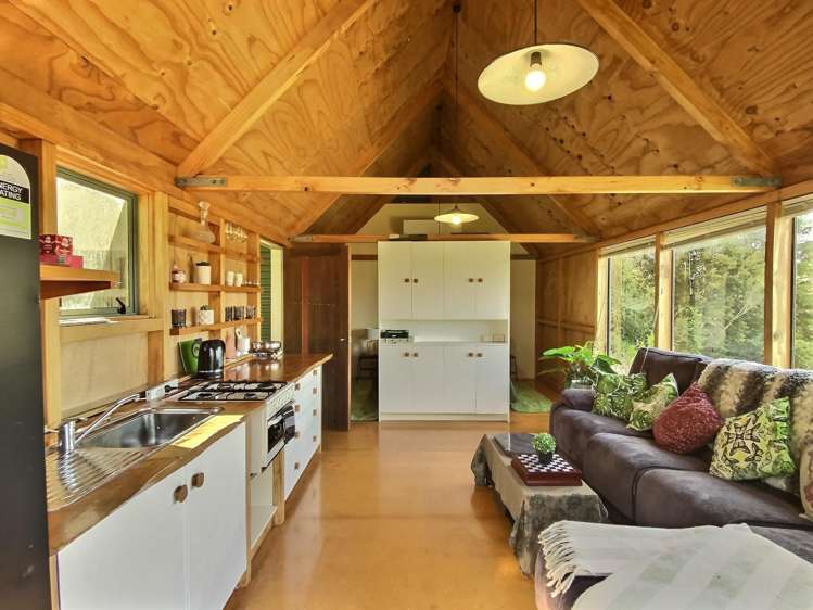 1946 Arnold Valley Road Moana_16