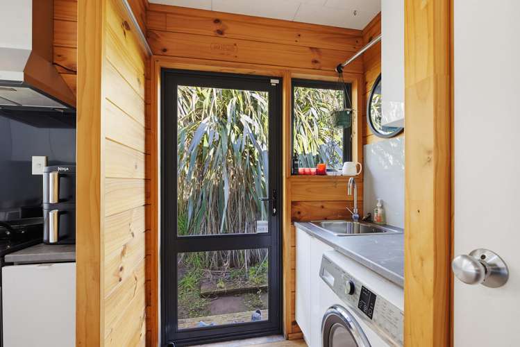 32 Northumberland Street Cannons Creek_14