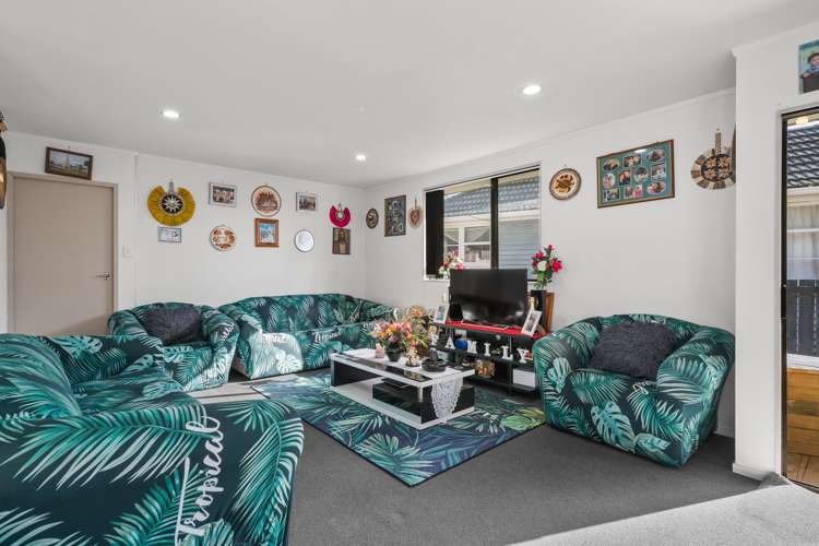 2/61 Mcannalley Street Manurewa_3