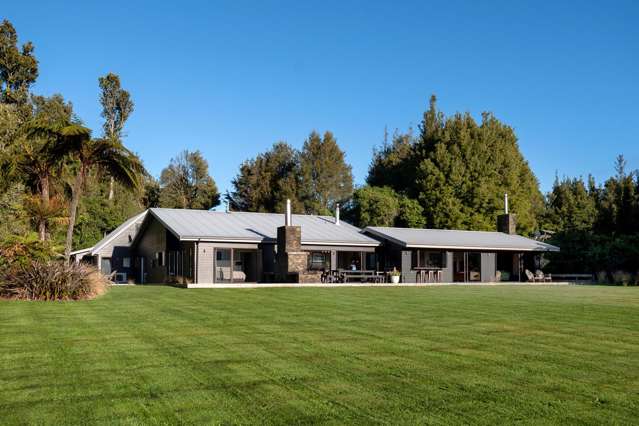 Your Private Sanctuary - Stunning Lake Views