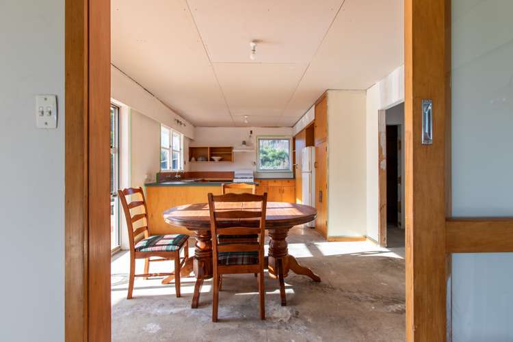 82 Guy Street Dannevirke_12