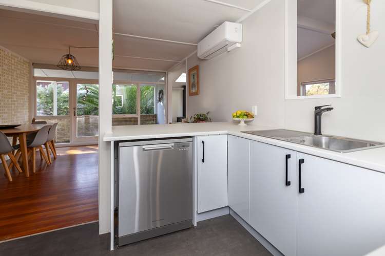 80 Renown Road Raumati South_14