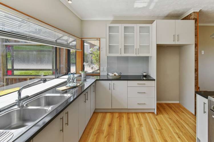 65 Eugenia Rise Totara Heights_28