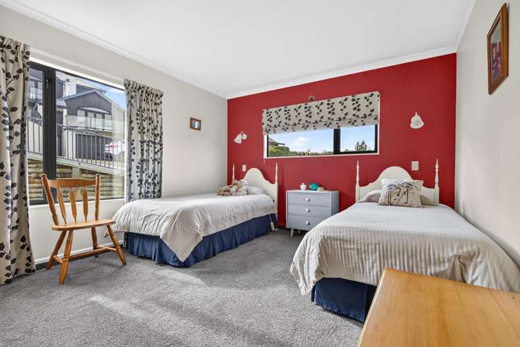 3 Julies Way Rangatira Park_16